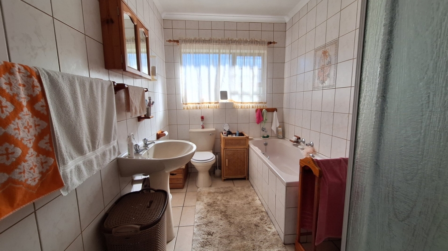 3 Bedroom Property for Sale in Dana Bay Western Cape